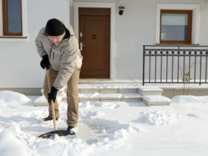 Snow Shoveling Safety Tips for Driveway 2