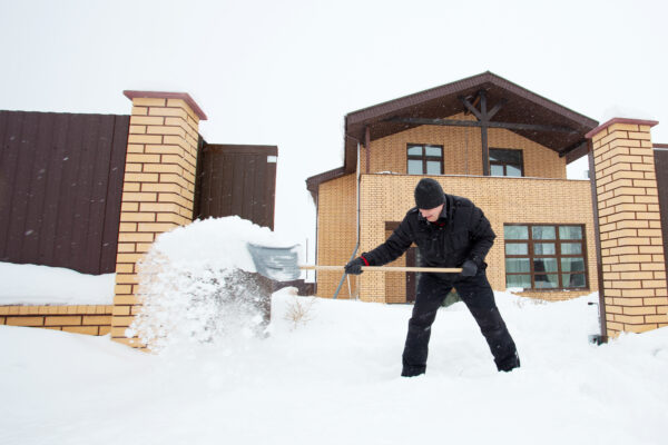 Snow Shoveling Safety Tips for Driveway