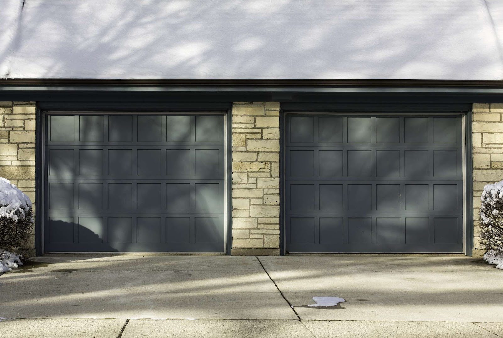 Garage Door Material for Winter