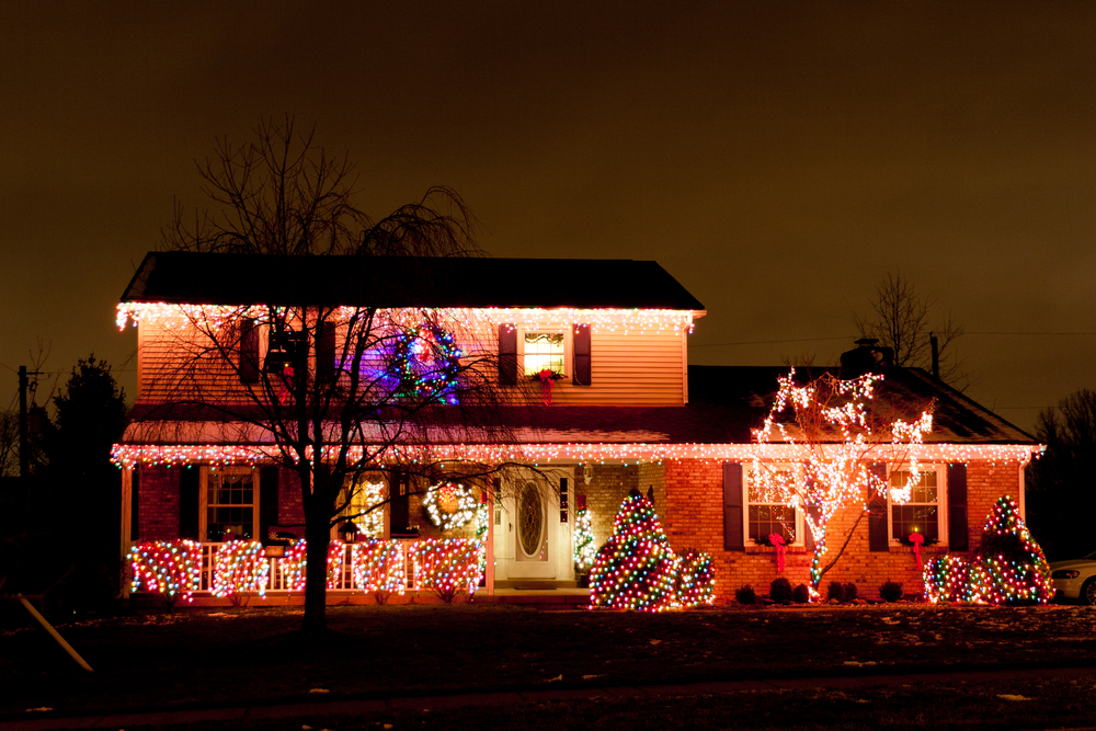 How to decorate your home's exterior for the holidays